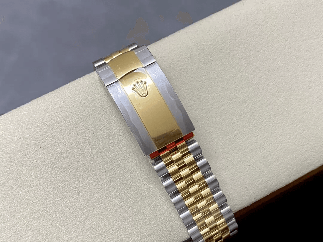 8205a77ef27a2.png