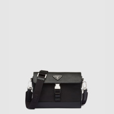 리나일론 및 사피아노 숄더백 2VD053
