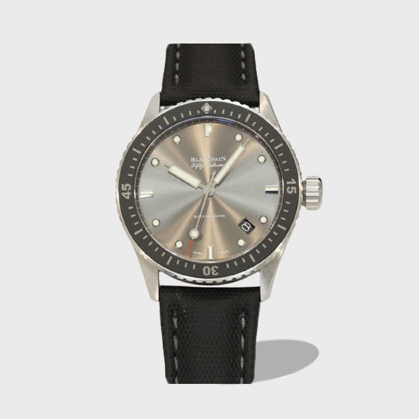 피프티 패덤즈 스틸 새틴 프로스티드 / GF 5100B-1110-B52A / 43mm / 맞춤형 Cal.1315 기계식 무브먼트